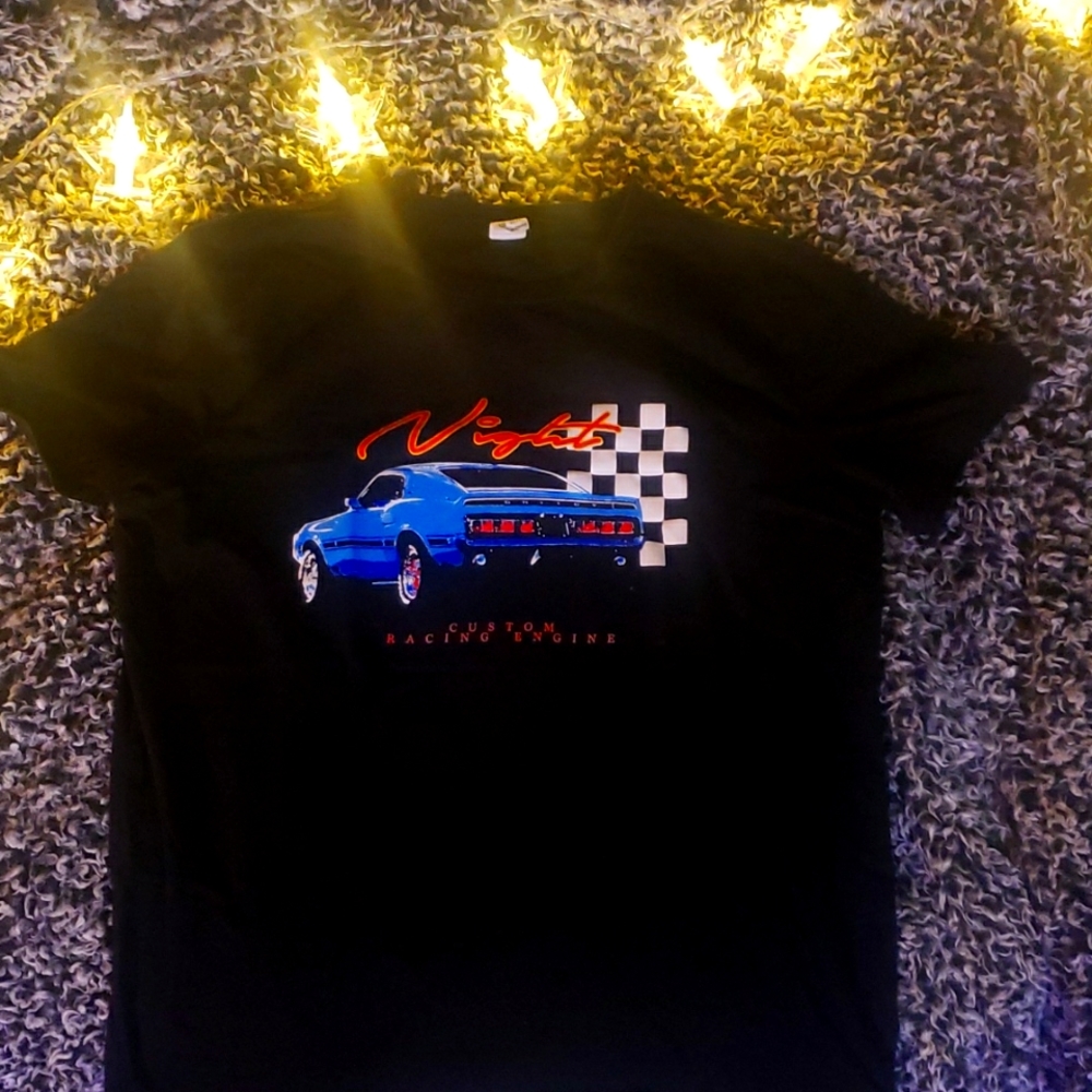 Awsome black shirt with a 1069 Chevy car print.